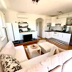 Cozy Apartment Porec