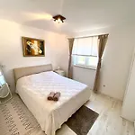 Cozy Apartment Porec